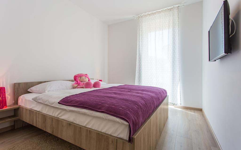 Apartments Viktorija Baška Eksteriør bilde