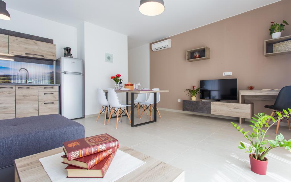 Apartments Viktorija Baška Eksteriør bilde