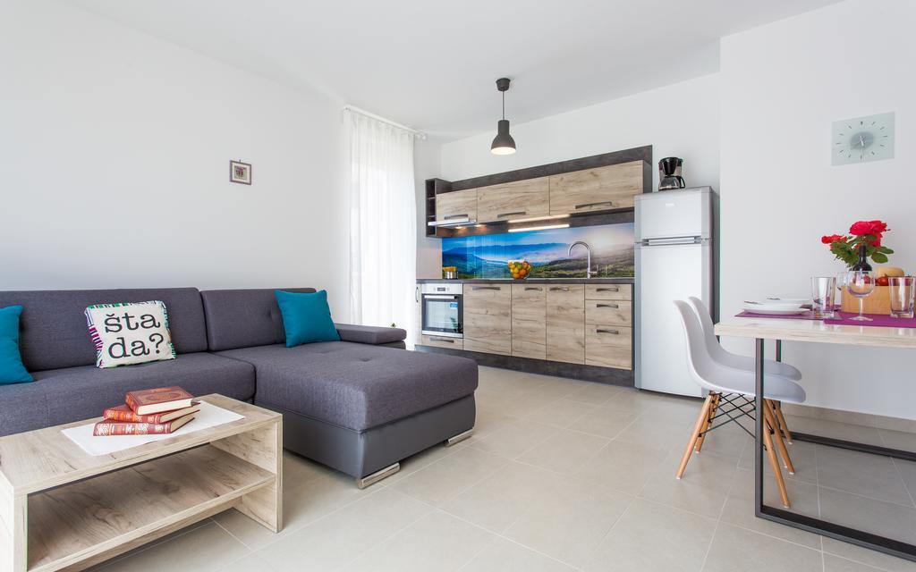 Apartments Viktorija Baška Eksteriør bilde