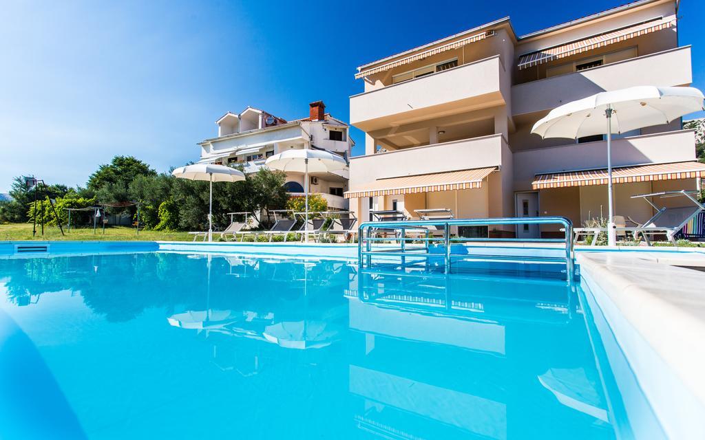 Apartments Viktorija Baška Eksteriør bilde